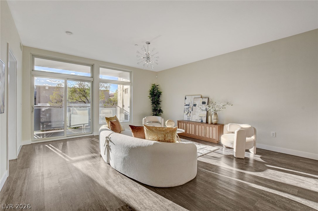 Photo 11 of 37, 8925 W Flamingo Road #111