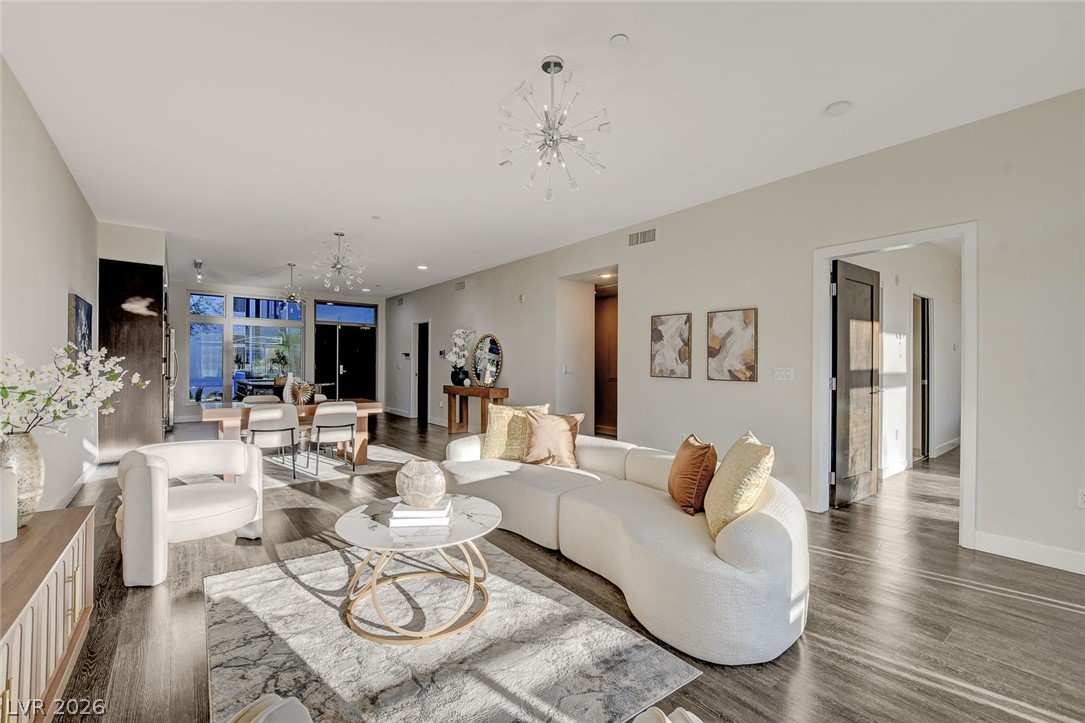 Photo 12 of 37, 8925 W Flamingo Road #111
