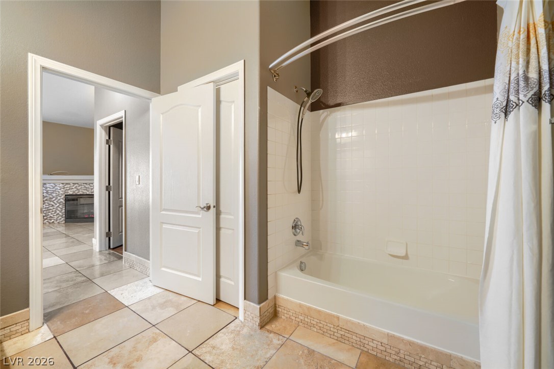 Photo 27 of 29, 3545 Cactus Shadow Street #203