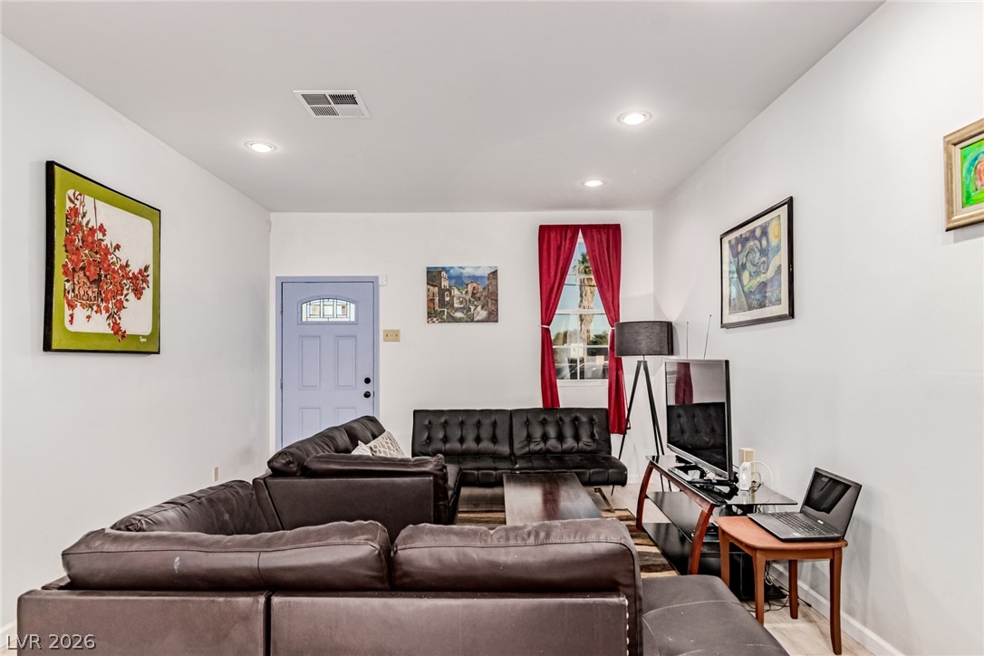 Photo 11 of 43, 26 N 27th Street