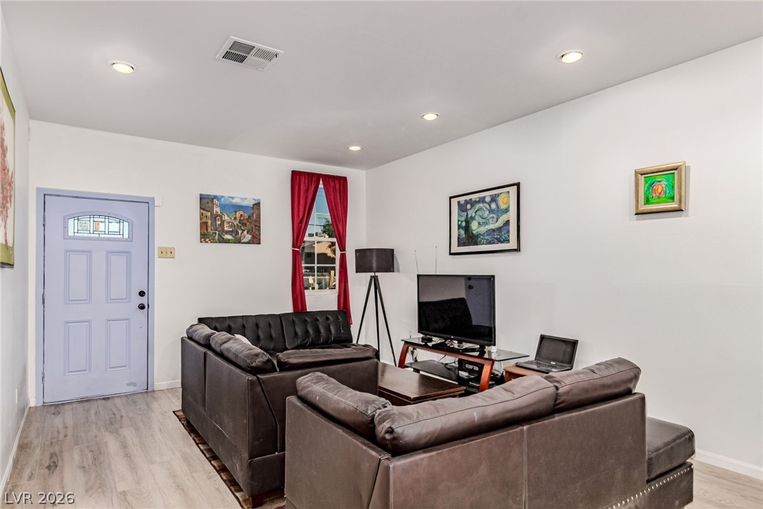 Photo 10 of 43, 26 N 27th Street