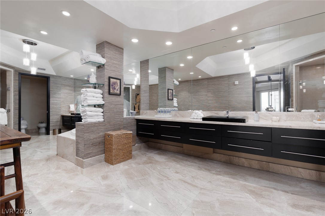 Photo 61 of 87, 2777 Paradise Rd #3302