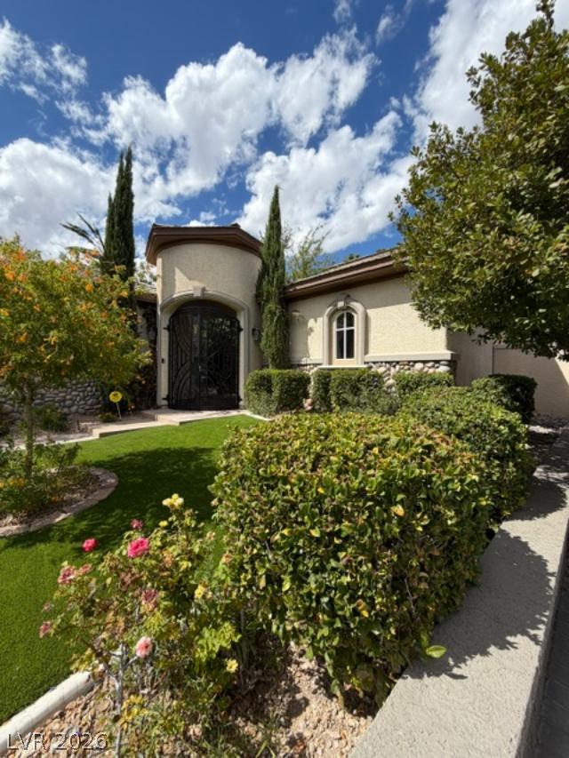 Photo 4 of 9312 Fontainbleu Drive