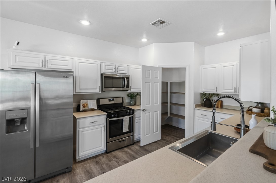 Photo 9 of 38, 2204 Spartan View Court