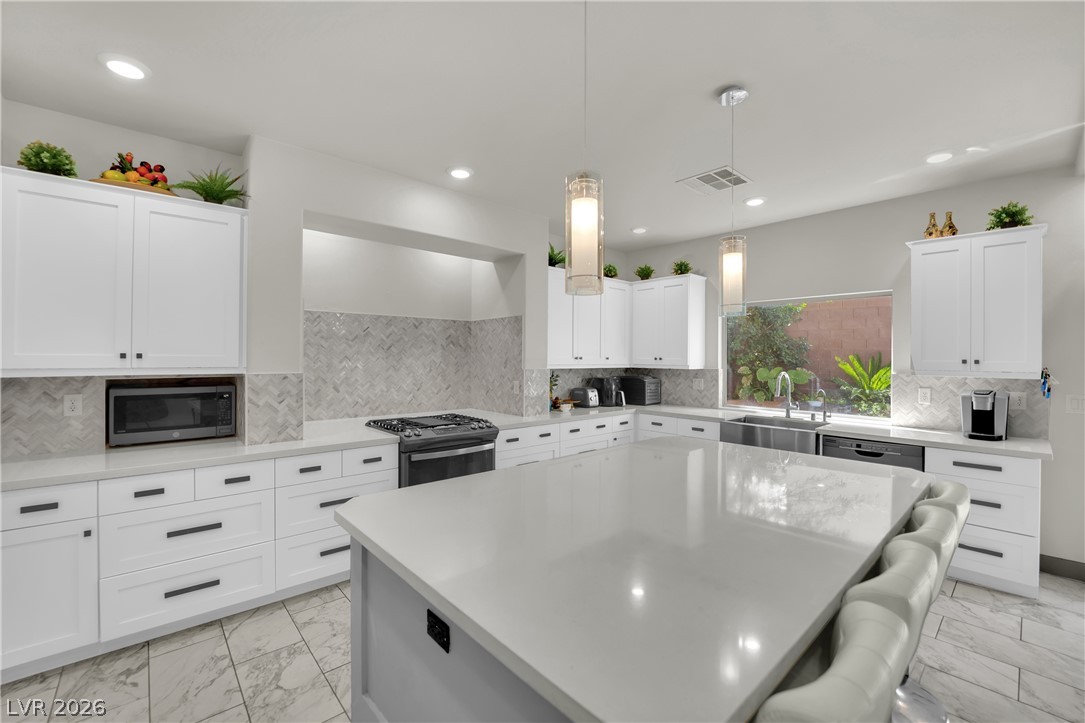 8373 Bartholomew Park Court, Las Vegas