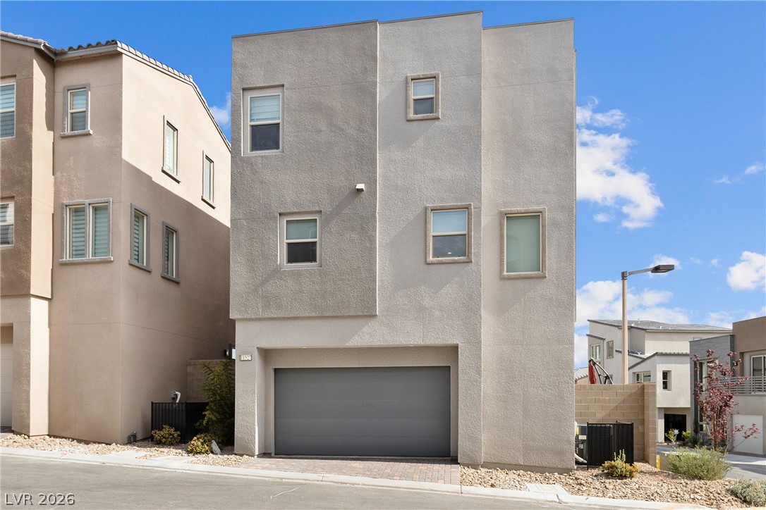 Photo 3 of 11527 Hawking Avenue
