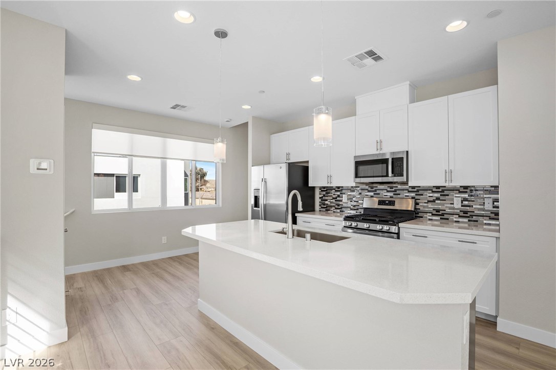 Photo 11 of 37, 8629 Ensworth Street #102