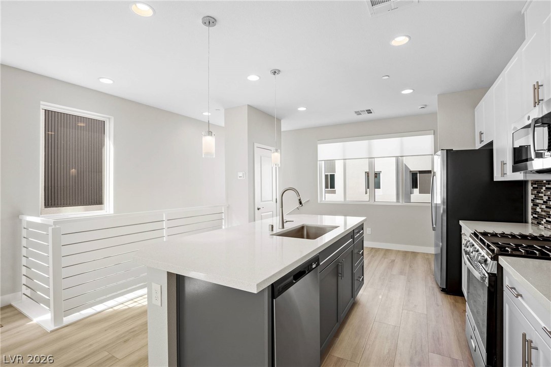Photo 12 of 37, 8629 Ensworth Street #102
