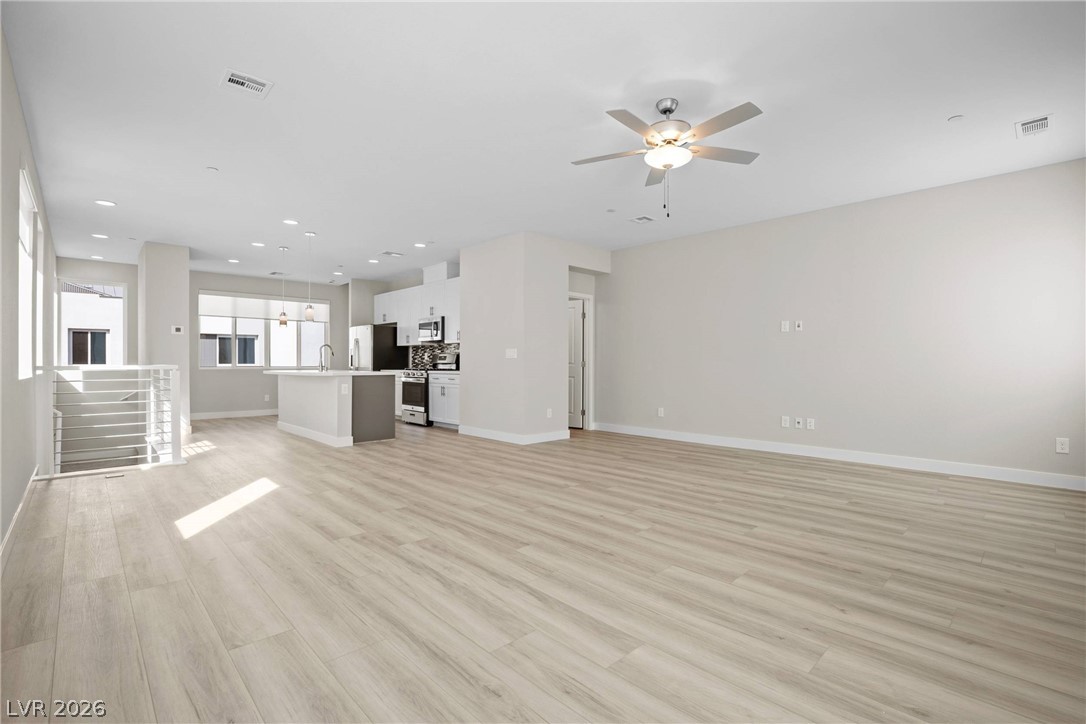 Photo 17 of 37, 8629 Ensworth Street #102