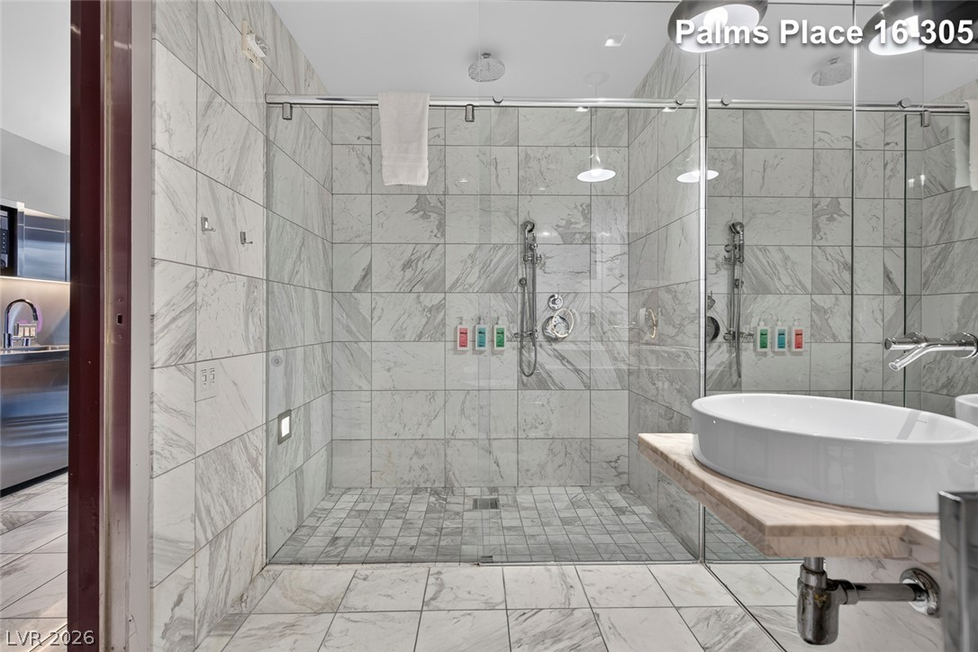 Photo 36 of 55, 4381 W Flamingo Road #1605