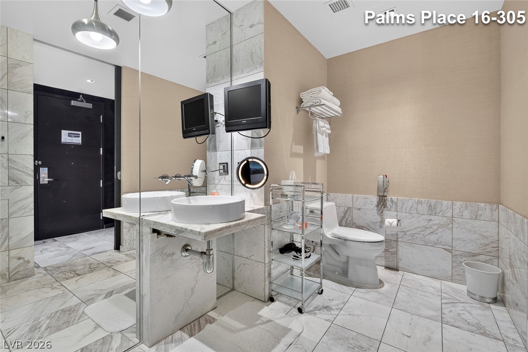 Photo 39 of 55, 4381 W Flamingo Road #1605
