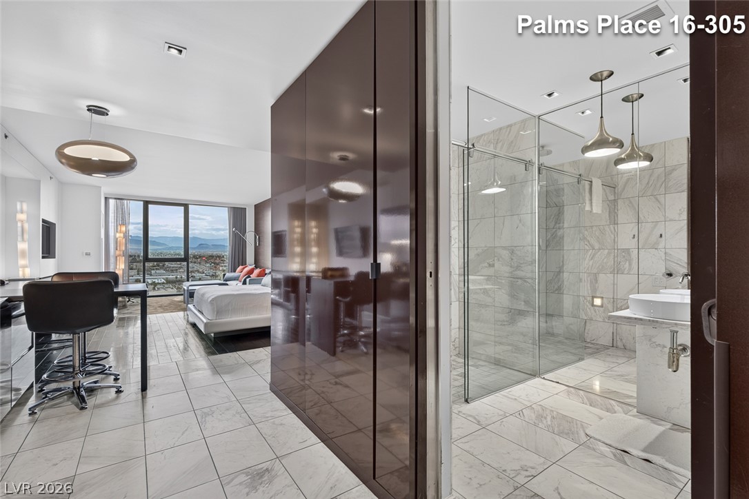 Photo 2 of 4381 W Flamingo Road #1605