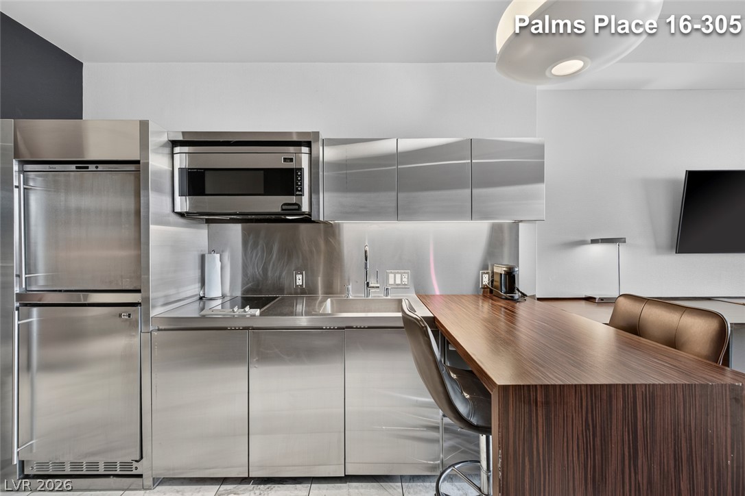 Photo 9 of 55, 4381 W Flamingo Road #1605