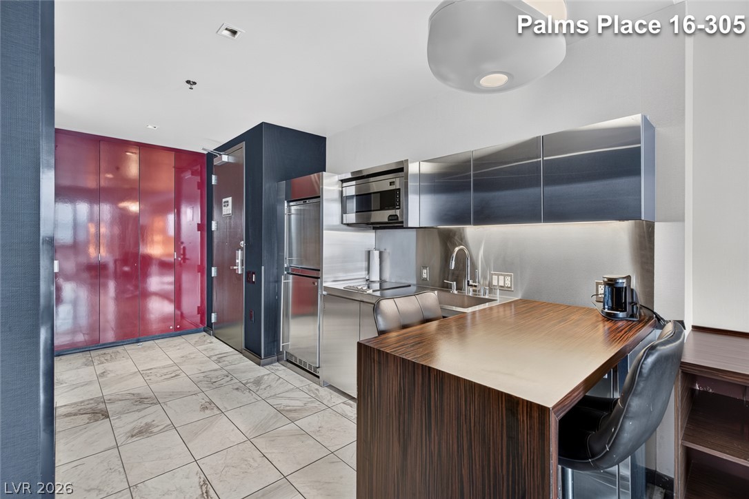 Photo 11 of 55, 4381 W Flamingo Road #1605
