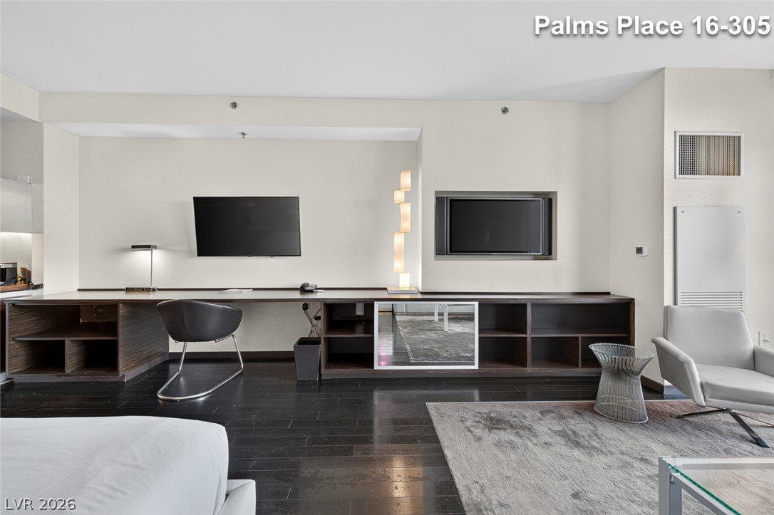 Photo 30 of 55, 4381 W Flamingo Road #1605