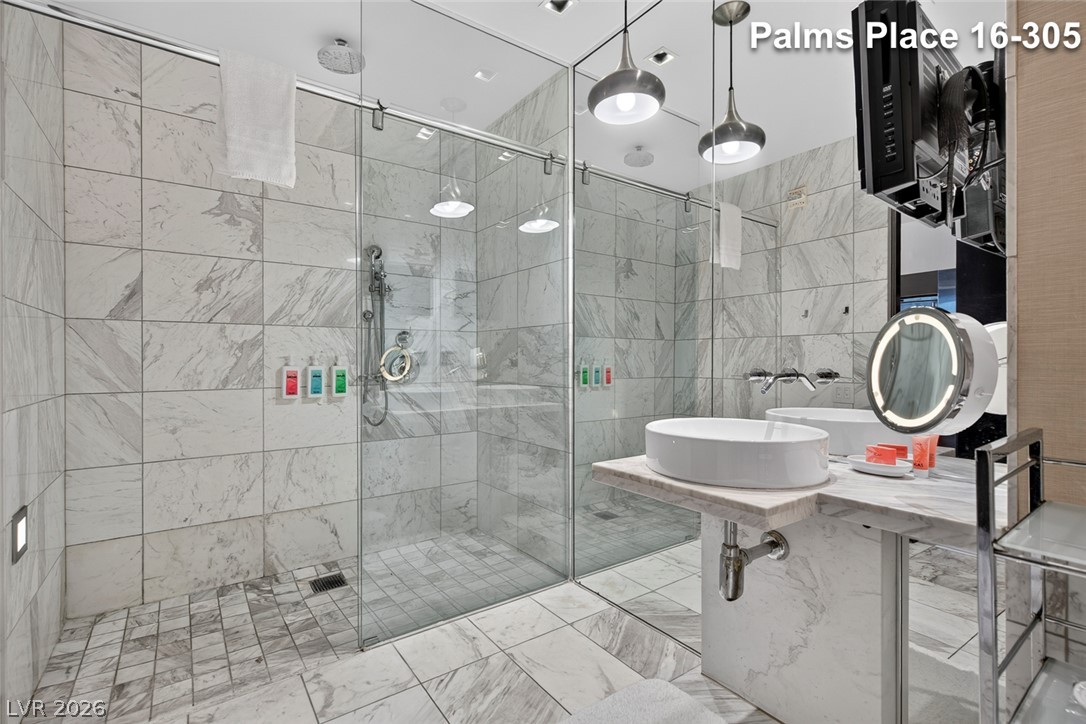 Photo 33 of 55, 4381 W Flamingo Road #1605