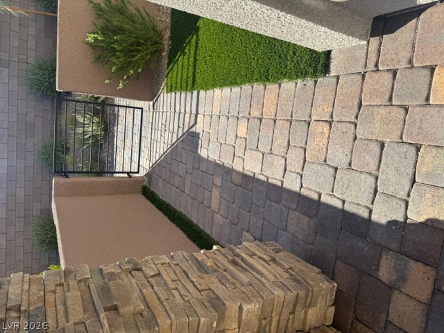 Photo 21 of 27, 600 N Carriage Hill Drive #1021