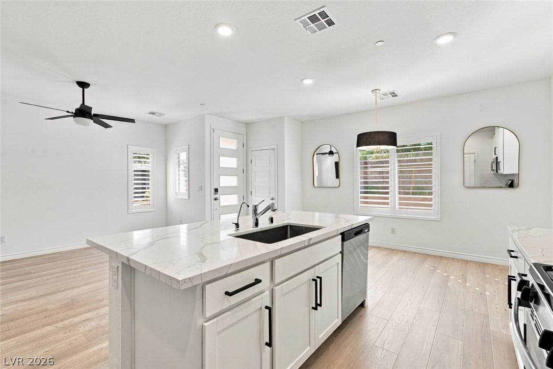 Photo 7 of 27, 600 N Carriage Hill Drive #1021