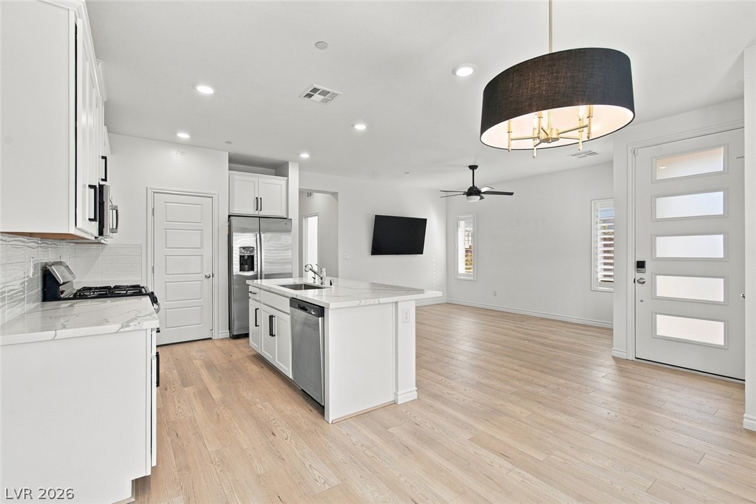Photo 8 of 27, 600 N Carriage Hill Drive #1021