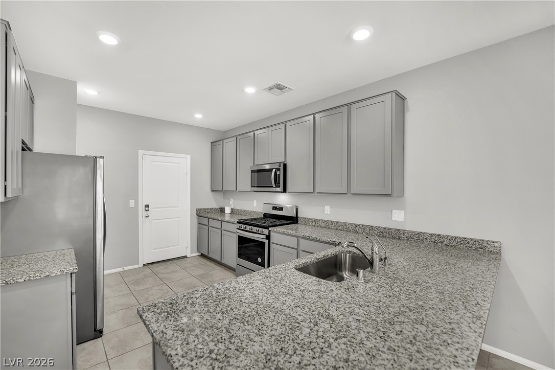 Photo 10 of 27, 5704 Mia Skye Street