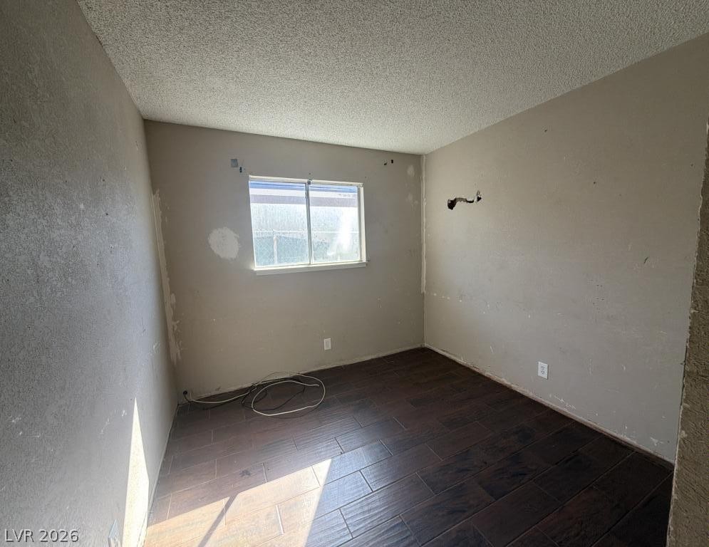 Photo 7 of 17, 851 W Carey Avenue