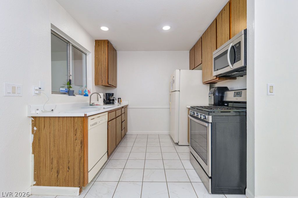 Photo 6 of 21, 7242 Vireo Drive