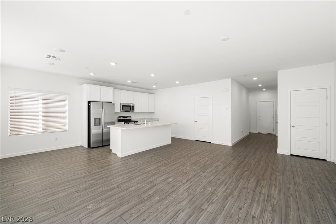 Photo 4 of 9933 Kimura Hills Avenue