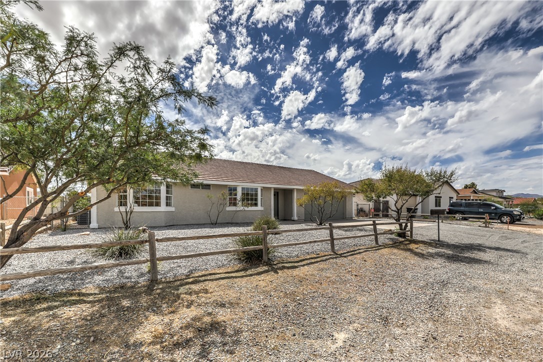 Photo 11 of 46, 881 Lone Pine Road