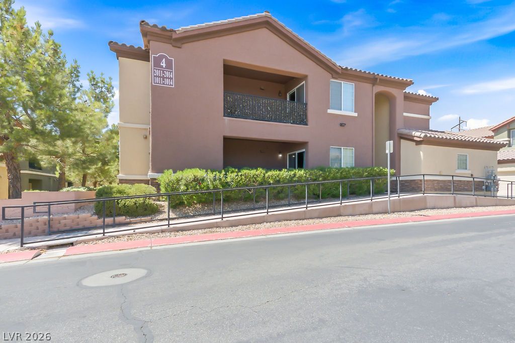 8324 W Charleston Boulevard #2011, Las Vegas 89117