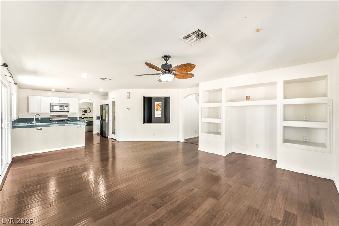 Photo 8 of 35, 8720 Breezy Brown Avenue