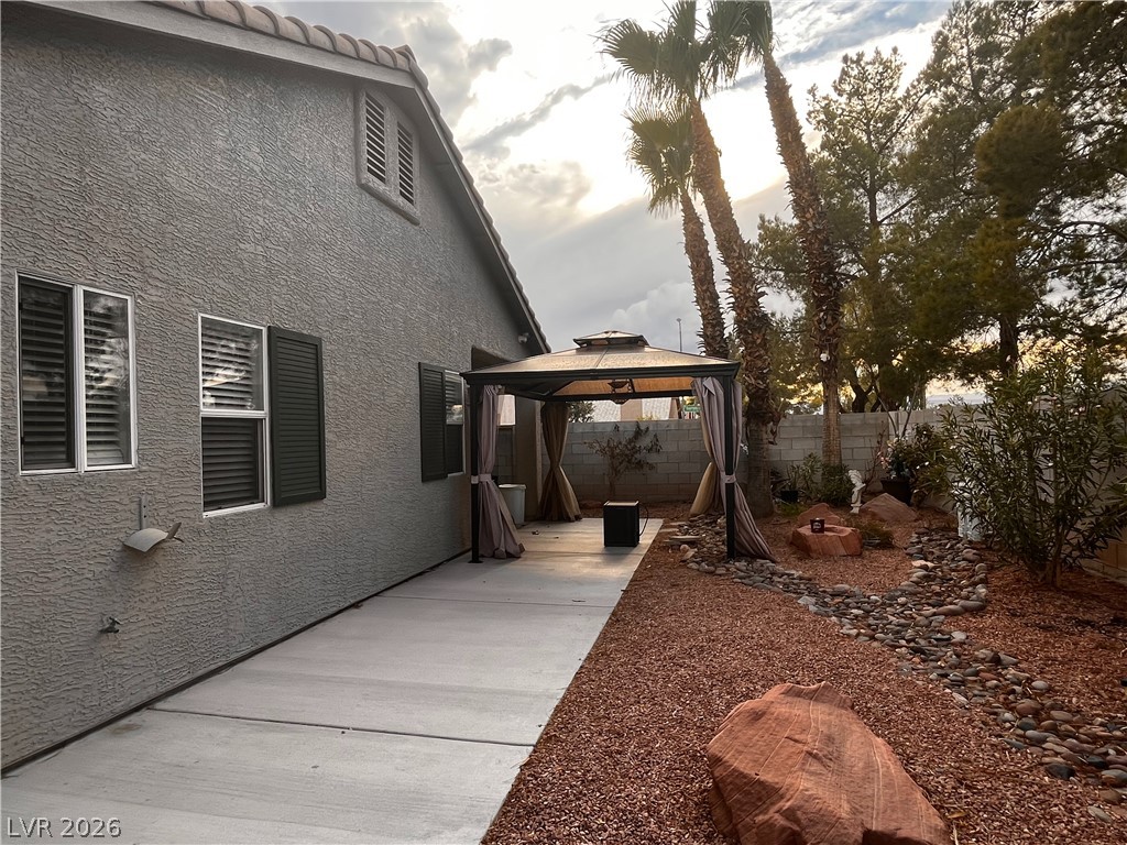 Photo 8 of 31, 932 Rainbow Rock Street