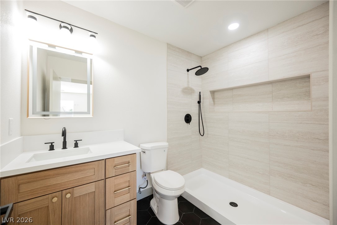 Photo 2 of 412 Gilday Avenue