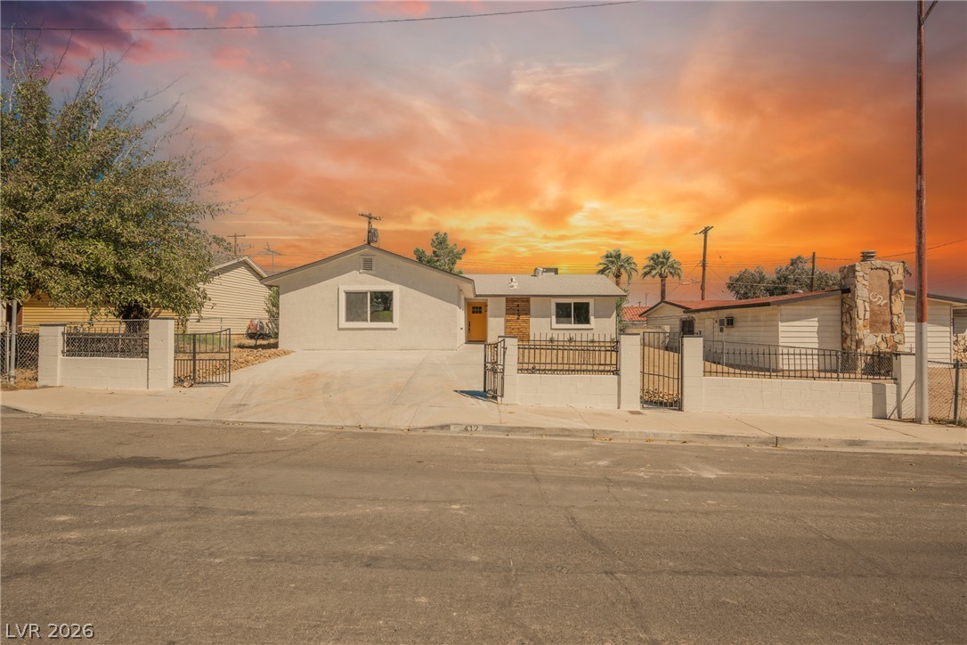 Photo 4 of 412 Gilday Avenue