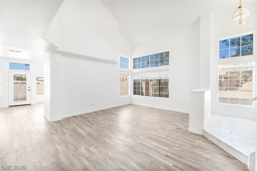 Photo 6 of 39, 7540 Holloran Court
