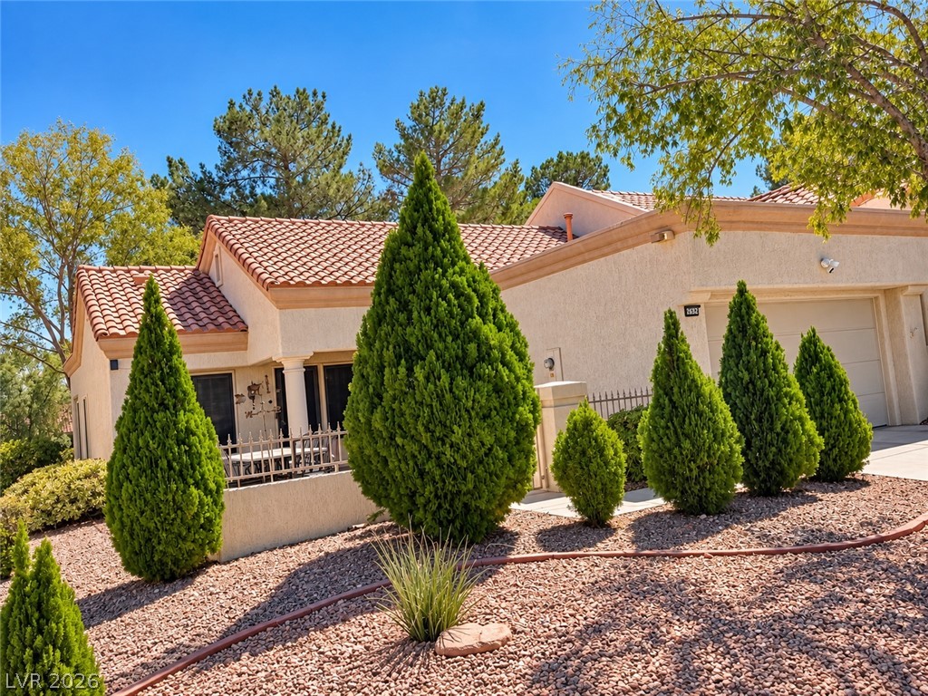 Photo 2 of 2632 Highvale Drive