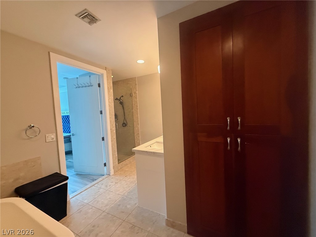Photo 13 of 16, 4525 Dean Martin Drive #401