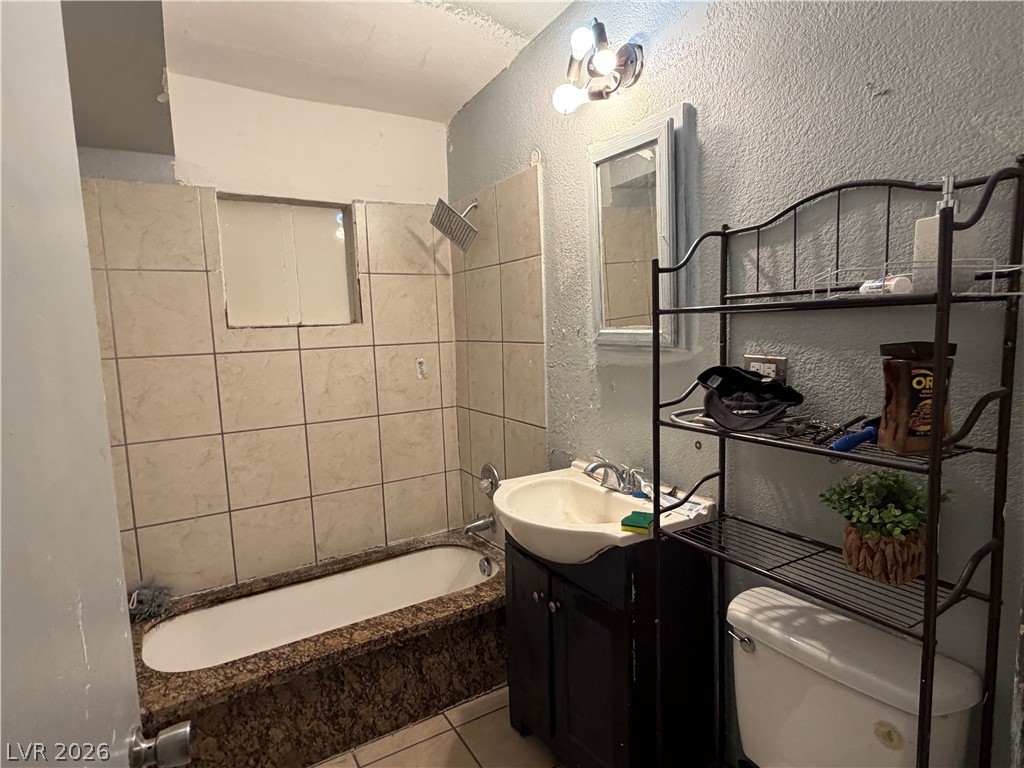 Photo 4 of 2129 Franklin Avenue