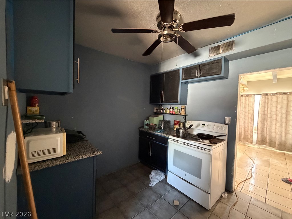 Photo 5 of 2129 Franklin Avenue