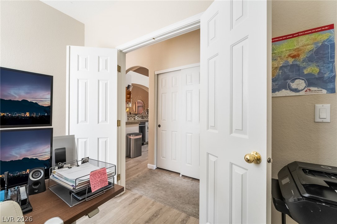 Photo 19 of 39, 9784 Hickory Ridge Court
