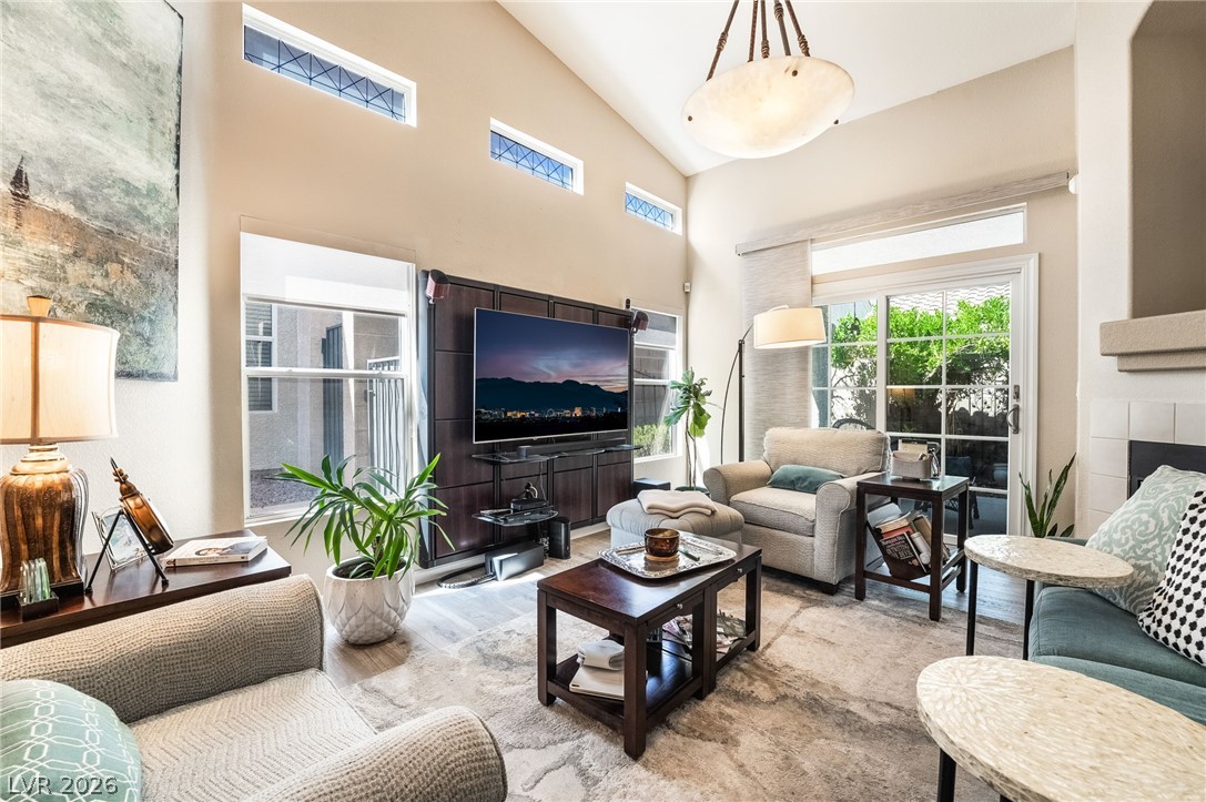 Photo 6 of 39, 9784 Hickory Ridge Court