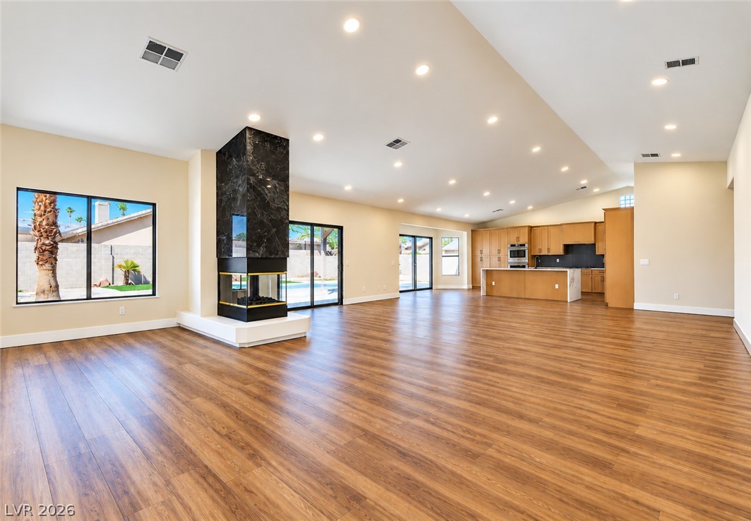 Photo 6 of 11, 3623 Mooncrest Circle