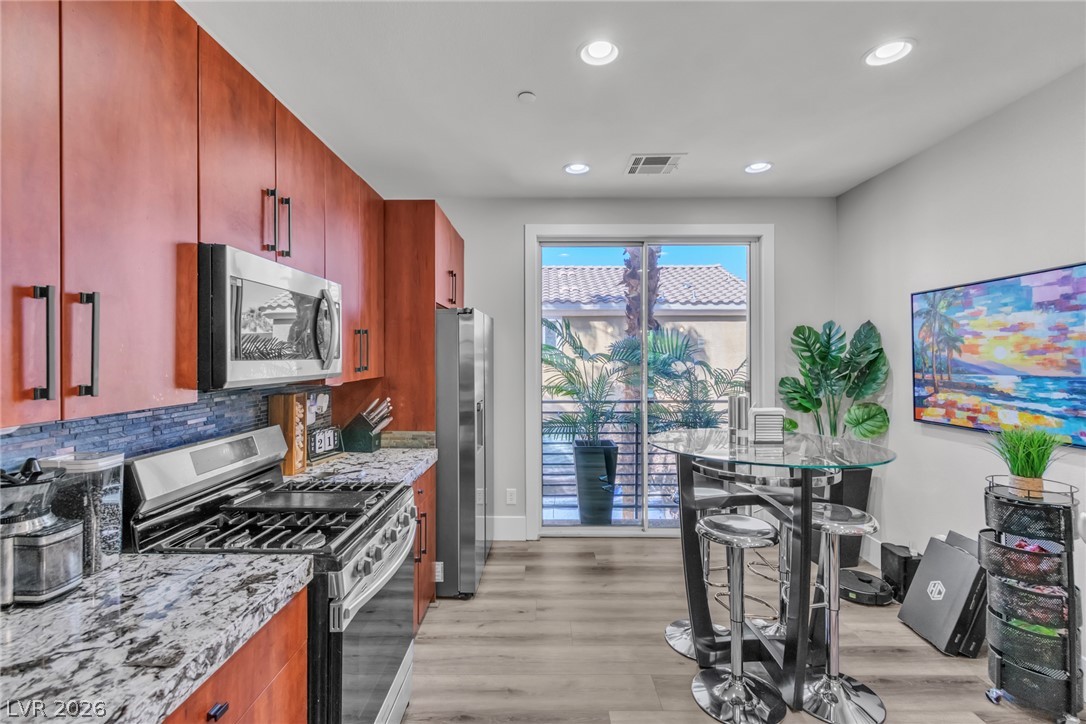 Photo 13 of 37, 9050 W Tropicana Avenue #1102