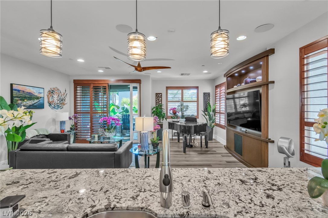 Photo 14 of 37, 9050 W Tropicana Avenue #1102
