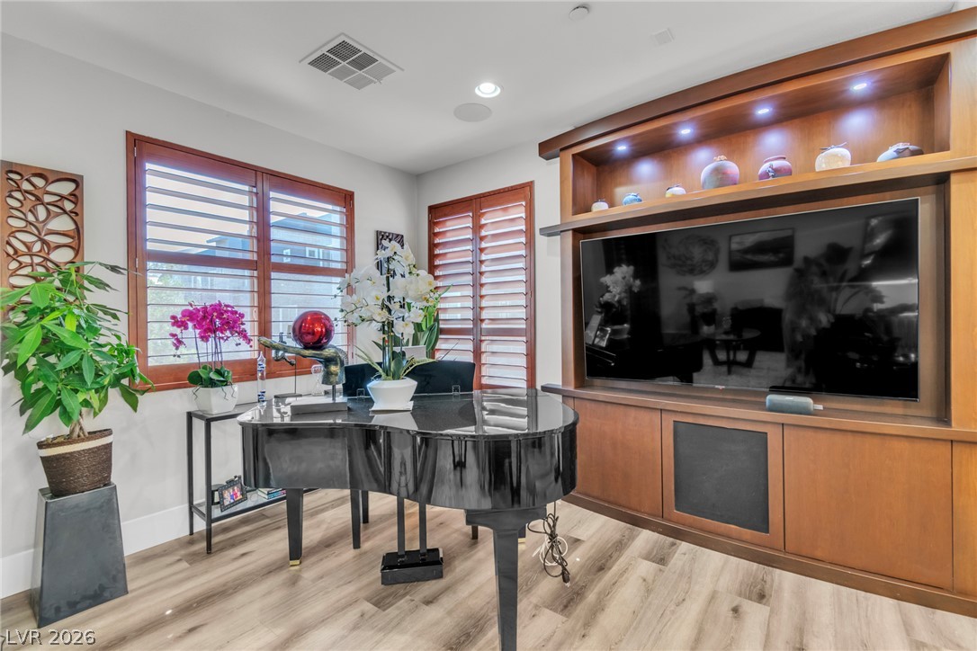 Photo 7 of 37, 9050 W Tropicana Avenue #1102