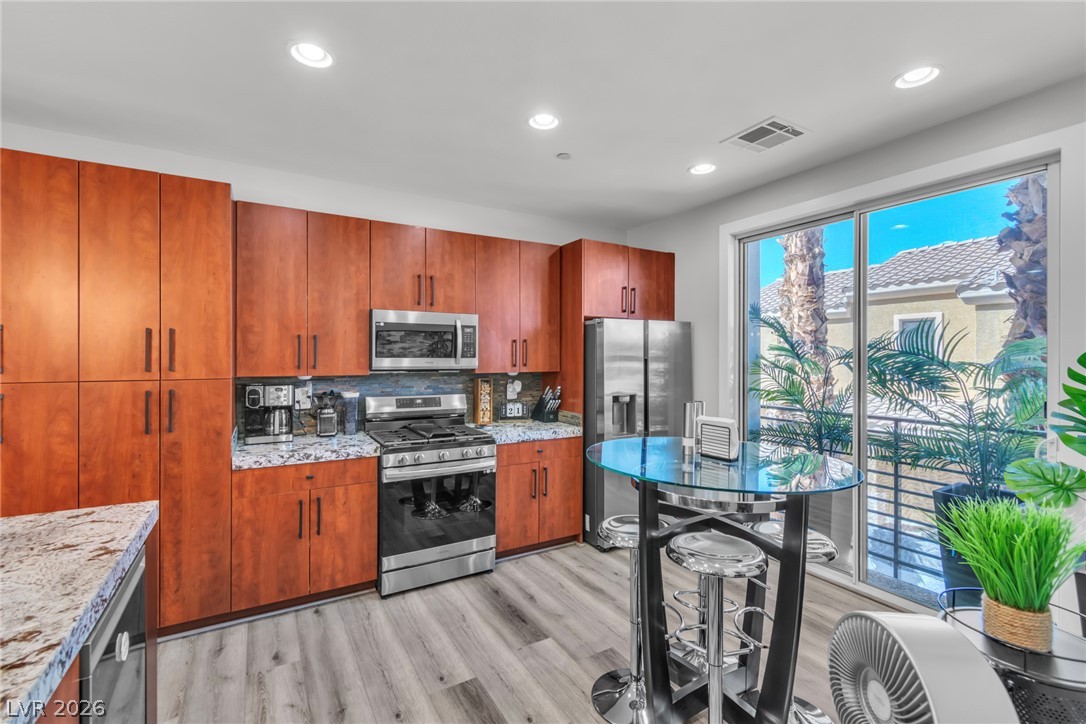 Photo 15 of 37, 9050 W Tropicana Avenue #1102