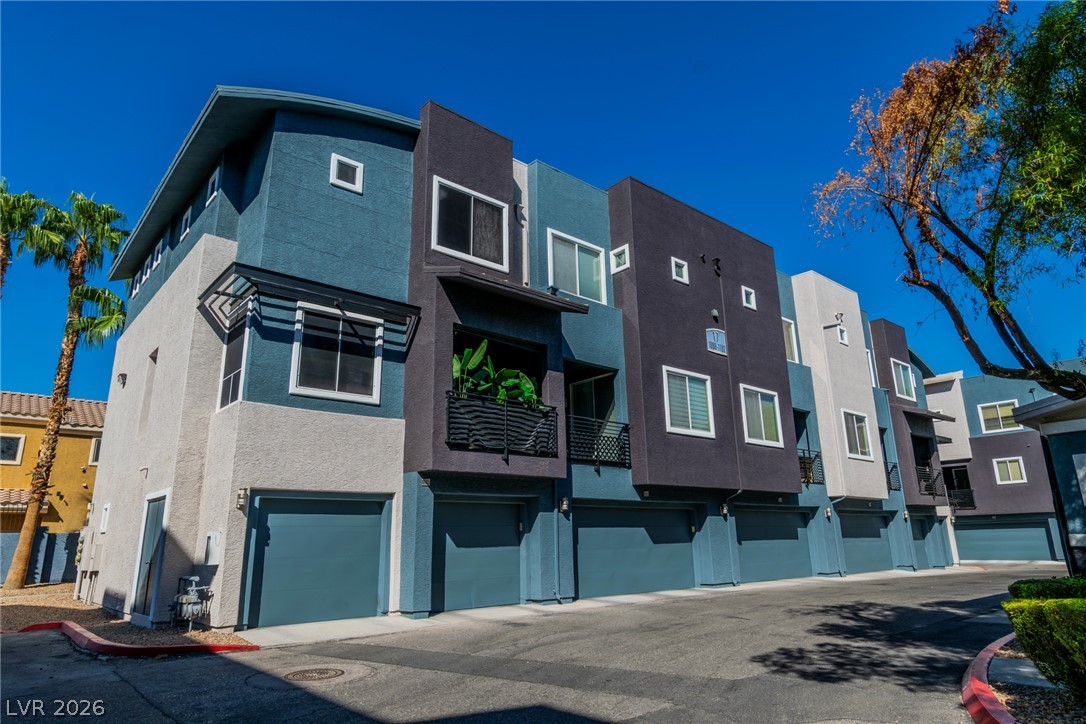Photo 33 of 37, 9050 W Tropicana Avenue #1102
