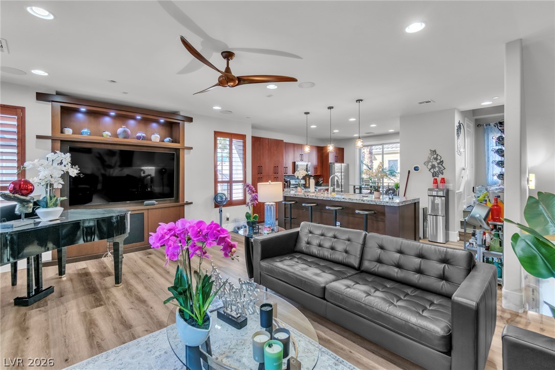 Photo 8 of 37, 9050 W Tropicana Avenue #1102