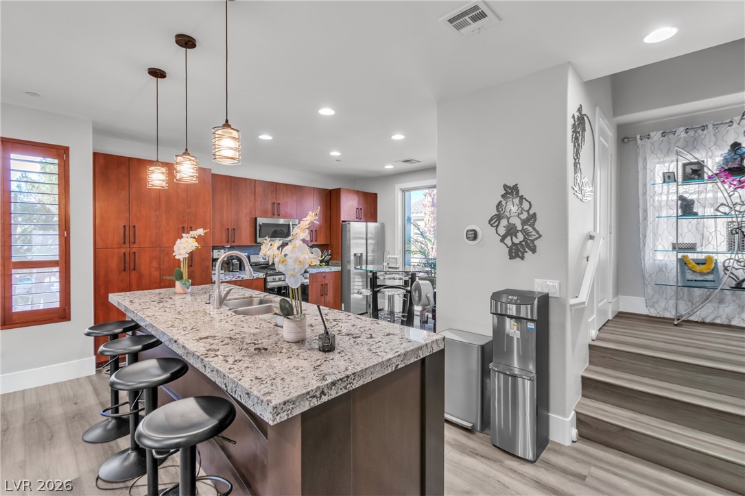 Photo 11 of 37, 9050 W Tropicana Avenue #1102