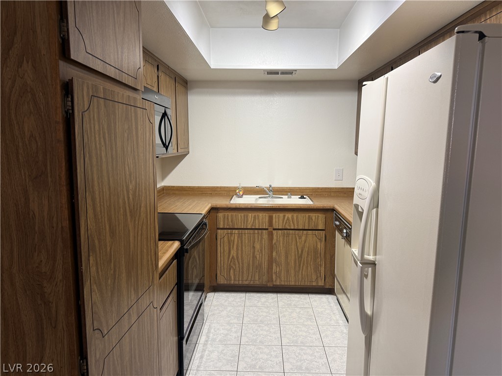 Photo 6 of 12, 1036 Willow Tree Drive #A