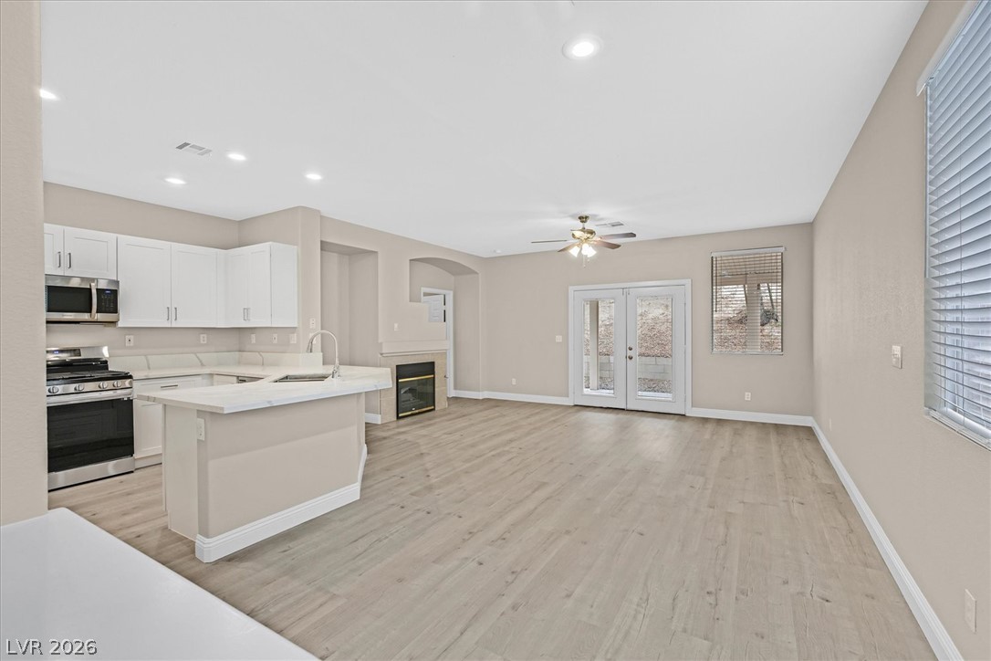 Photo 6 of 29, 2259 Surrey Meadows Avenue